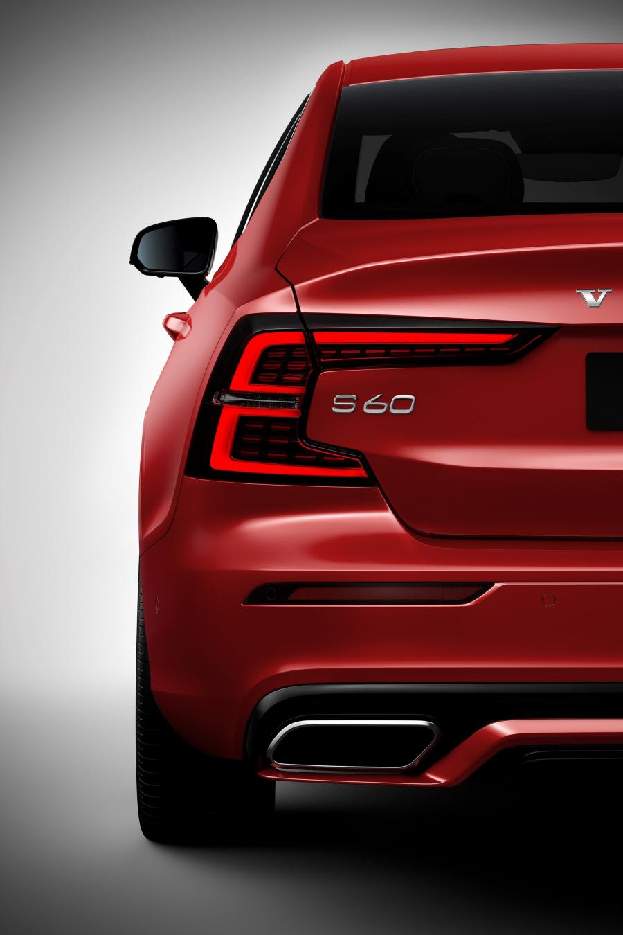Детали экстерьера Volvo S60 T6 R-Design 2018 года  (WW) (фото 41 из 63)